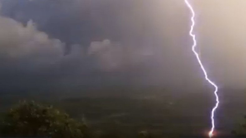 Tennis ball-size hailstones & 6,000 lightning strikes pummel Australia (VIDEOS, PHOTOS)