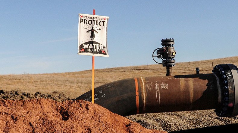 North Dakota pipeline leak may amount to 100 barrels of oil