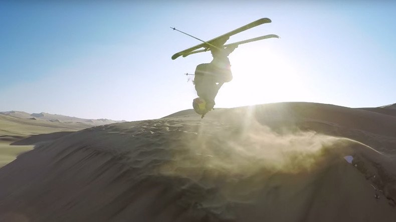 Freestyle skiers captured zooming down breathtaking sand dunes of Peru (VIDEO)
