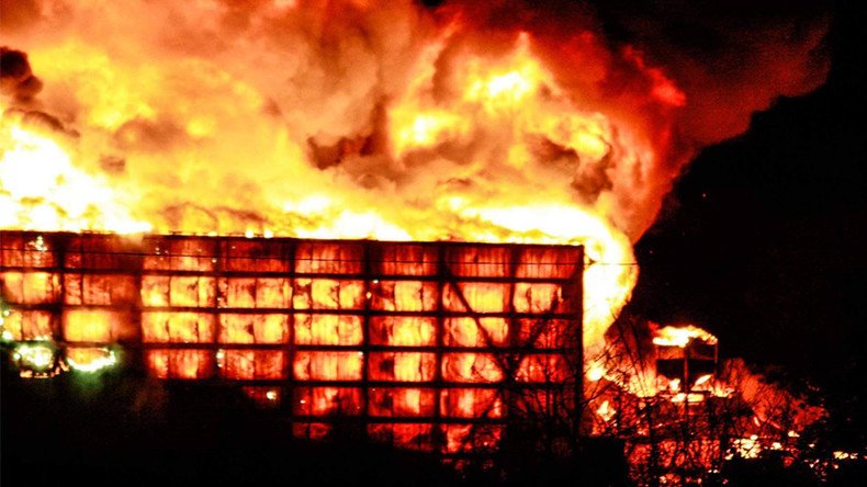 Huge fire engulfs warehouse in Perryville, Missouri (PHOTOS, VIDEOS)