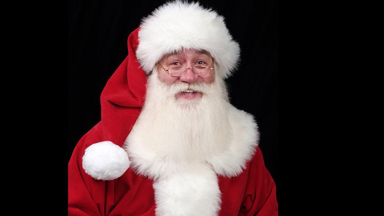 Santa grants last wish to terminally ill child who dies in his arms