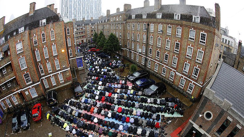 Brits greatly overestimate number of Muslims in the country, poll shows