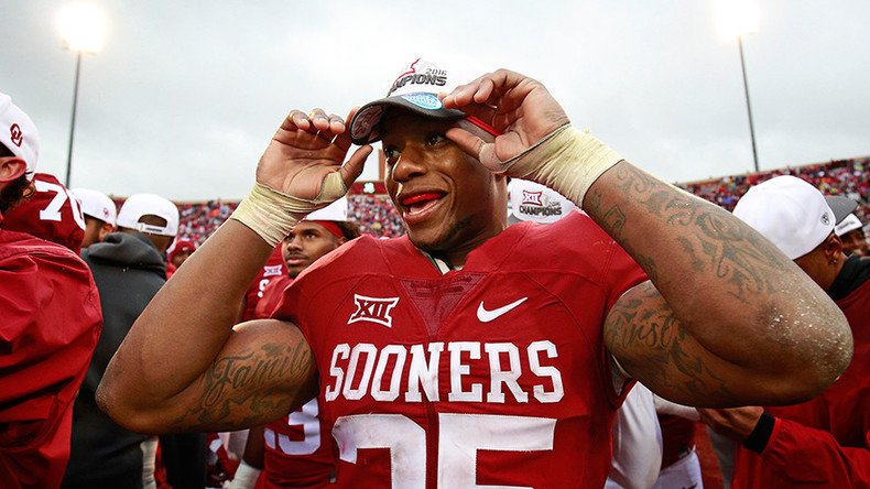 Footage showing Oklahoma running back Joe Mixon punch woman in face released