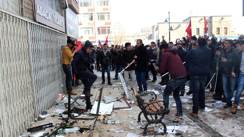 Turkish nationalists storm pro-Kurdish party’s HQs after deadly blast 