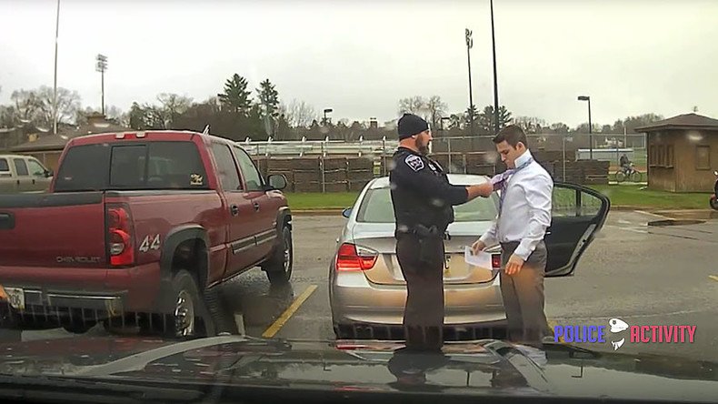 Cop ties speeder up: Knot what you think (VIDEO)