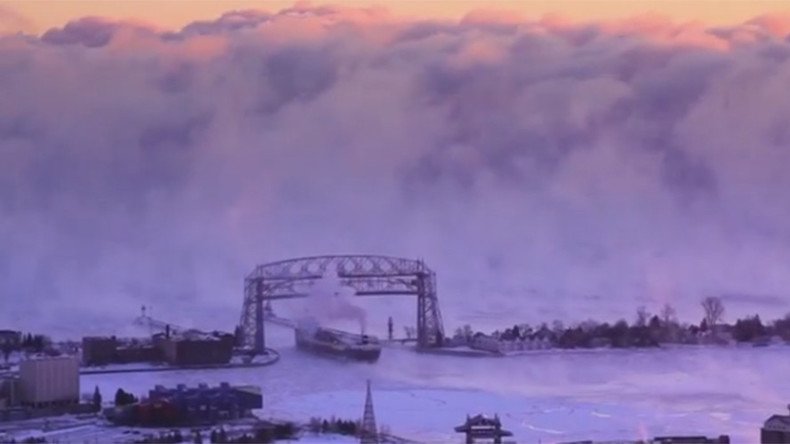 Superior fog: Menacing misty wall blankets largest of Great Lakes (VIDEO)
