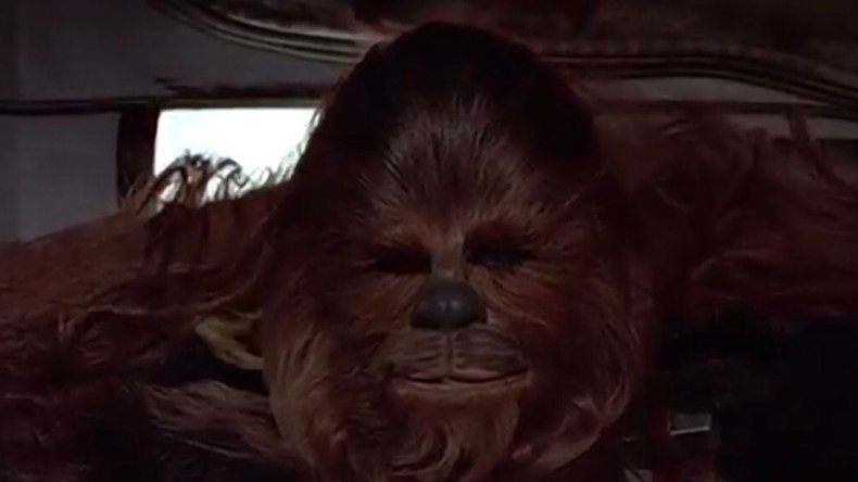 Attack of the groans: Watch Chewbacca sing ‘Silent Night’ (VIDEO)