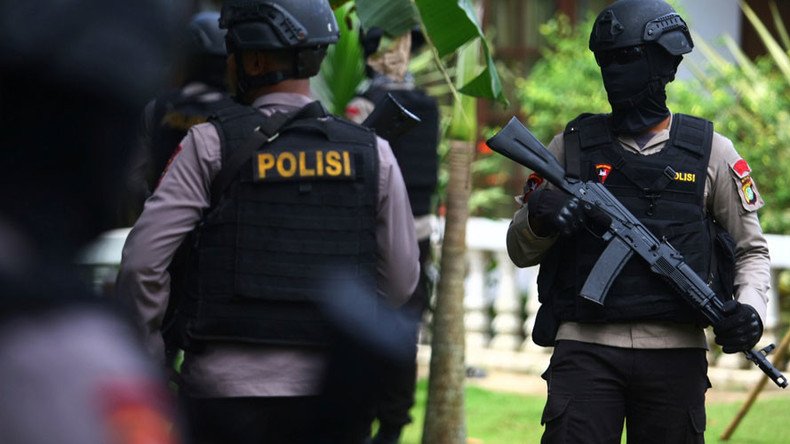 6 Indonesians found dead after being locked in tiny bathroom by armed robbers