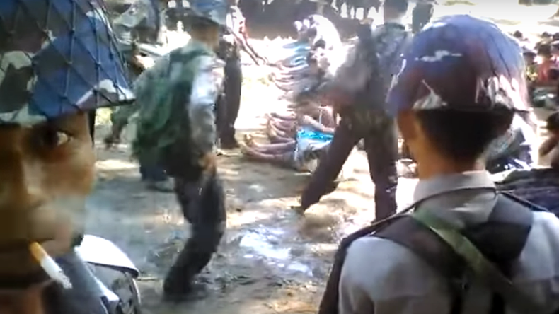 Officers detained in Myanmar after footage of police beating Rohingya Muslims (DISTURBING VIDEO)