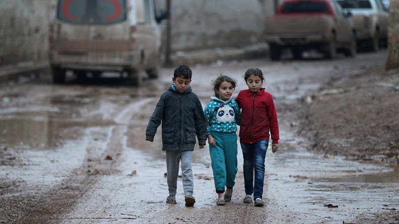 ‘They don’t want to be refugees’: RT sees Syria’s children surviving through war