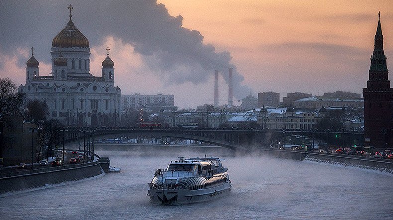 Moscow celebrates despite coldest Christmas night ‘in 120 years’ 