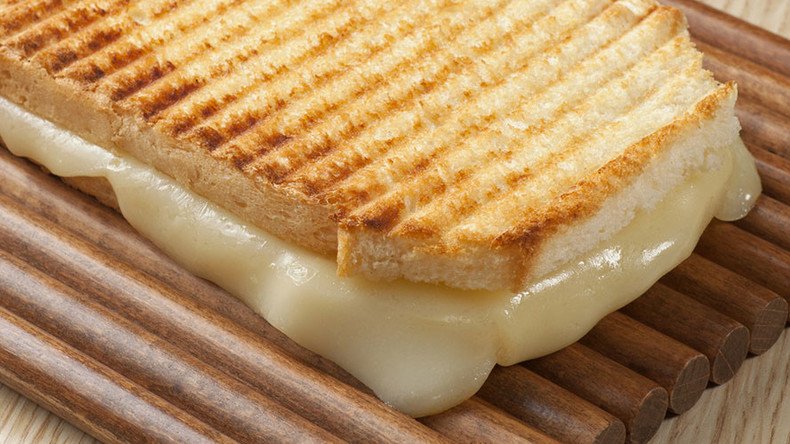 Hangry? Grilled cheese sandwich dispute ends in 3hr police standoff