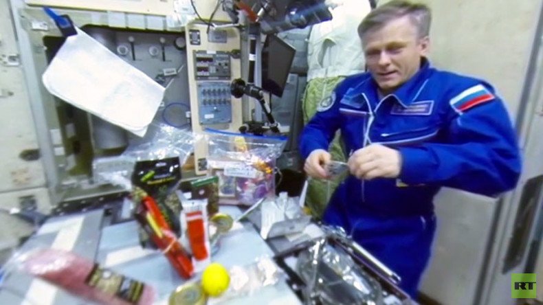 RT Space 360: Celebrating New Year’s 16 times & ‘360 degrees of happiness from ISS’ (VIDEO)