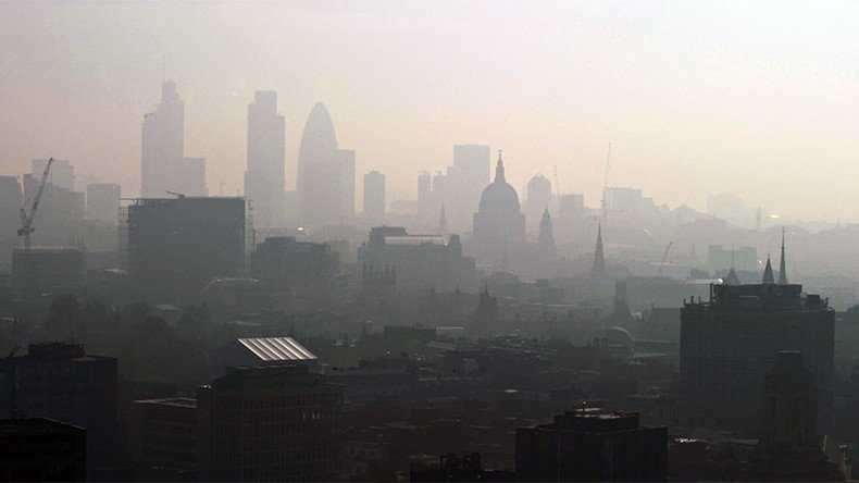 Govt accused of ‘criminal neglect’ over smog that killed 300 people in 10 days