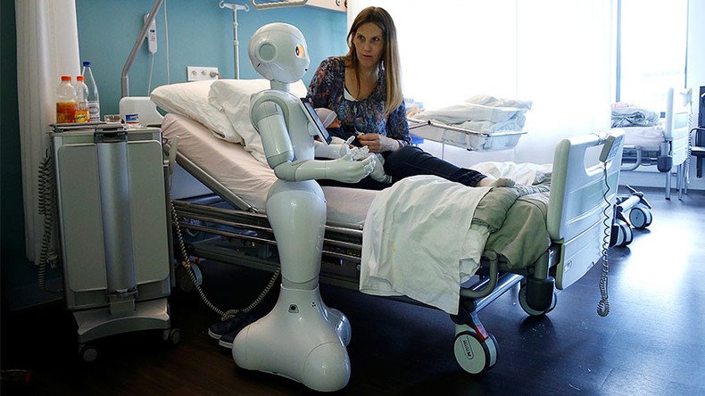Robot kill switches & legal status: MEPs endorse AI proposal
