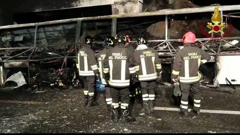School bus crashes in Italy, killing 16, mostly teenagers — RT World News