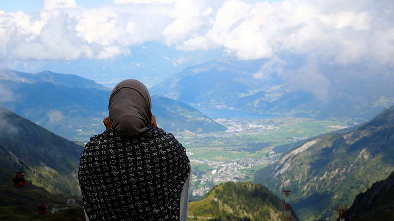Muslim face veil ban on Austrian ruling coalition action plan