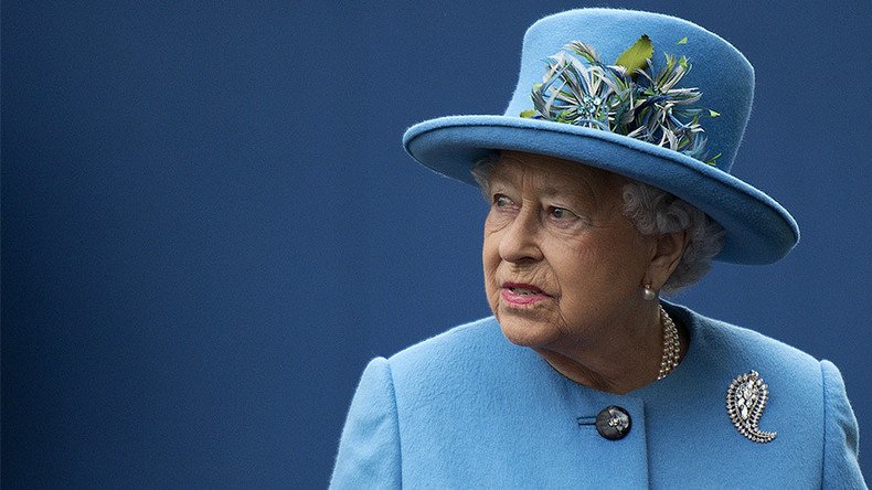 Trump’s state visit puts Queen in ‘very difficult position’ – retired diplomat