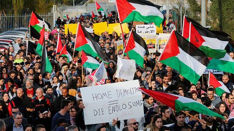 1,000s of Israeli Arabs protest against housing demolitions & killing of Bedouin teacher (PHOTOS)