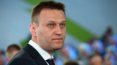 Court orders Navalny to be forcefully brought to corruption case hearings 