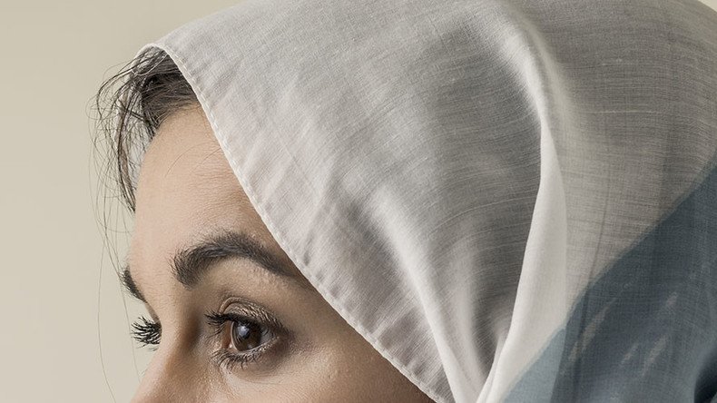 Muslim teacher who didn’t get job at Berlin school because of headscarf wins €9K compensation