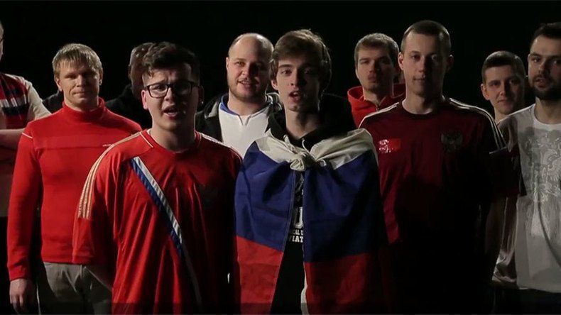 Russian football fans sing to Brits to ease World Cup '18 fears (VIDEO)