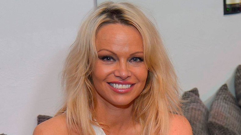Pamela Anderson to RT: I’ll campaign for men falsely accused of rape (VIDEO)