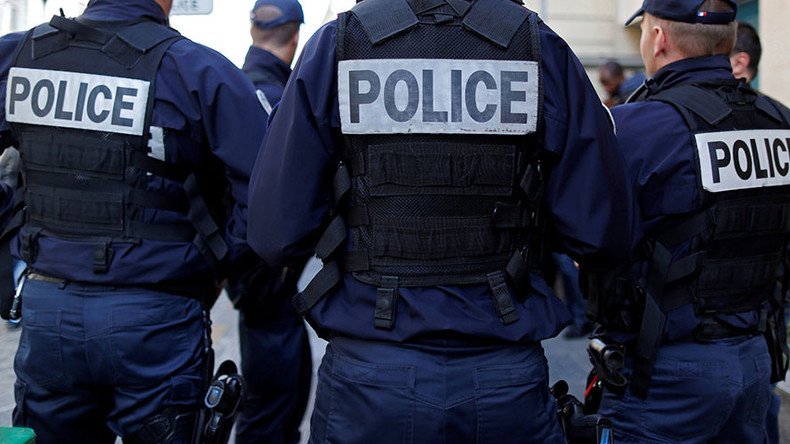 250 police turn up for suspected bomb in French mall, turns out to be empty pressure cooker