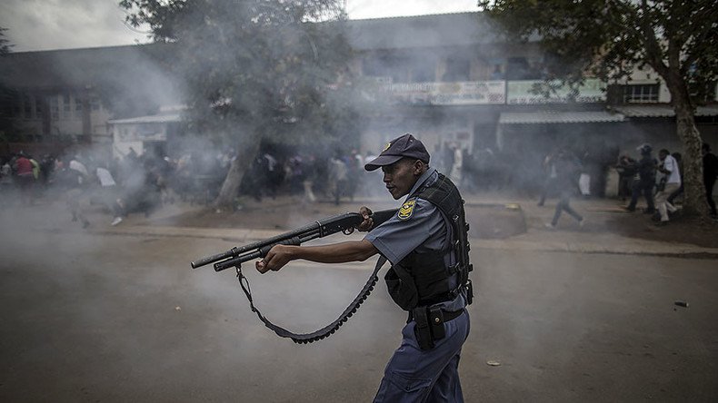 Violence erupts in South Africa as police clash with anti-immigrant demonstrators (PHOTOS, VIDEOS)