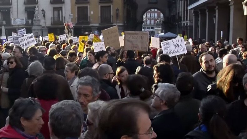 30 Spanish cities march in solidarity with refugees, against 'Fortress Europe' (VIDEO)