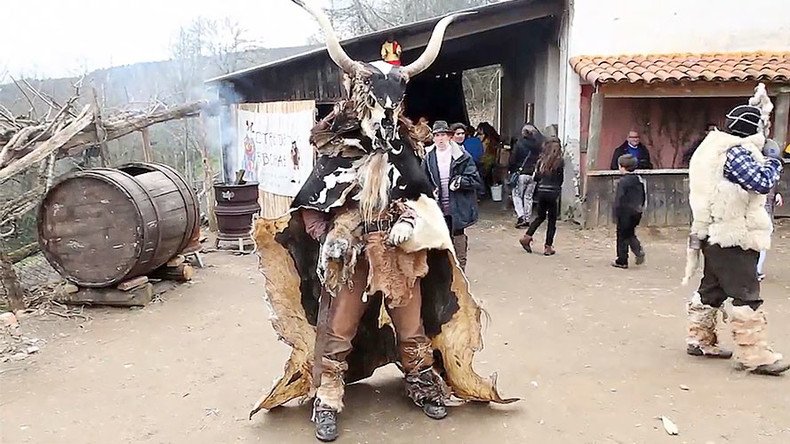 Animal carcasses the costume of choice in Ancient Spanish festival (VIDEO)