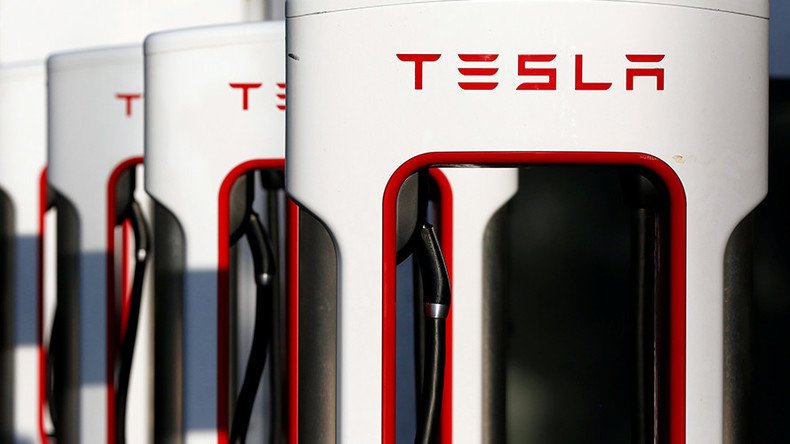 Former Tesla engineer sues company over harassment, gender wage gap