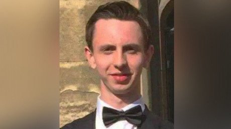 Cambridge student burns £20 note in front of homeless man, expelled from Tory society