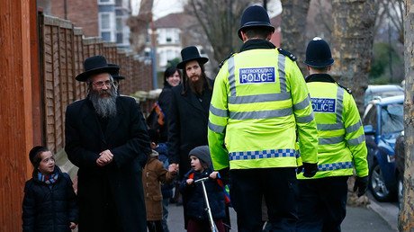 Haredi Jews vs. EasyJet: Rowdy ultra-Orthodox wedding party causes ‘bedlam’ on-board