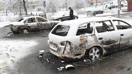 Dramatic footage shows cars ablaze in Swedish riot (VIDEOS)