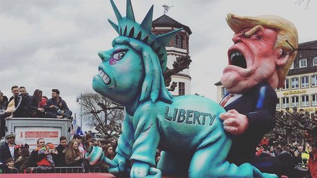 Rose Monday: German carnival floats take aim at political leaders (PHOTOS)