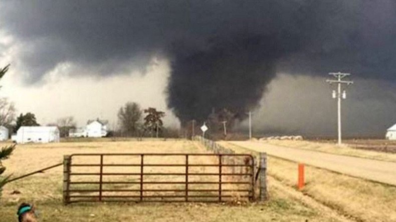 Tornado watch issued for central US as severe weather leaves 2 dead (VIDEO, PHOTOS)