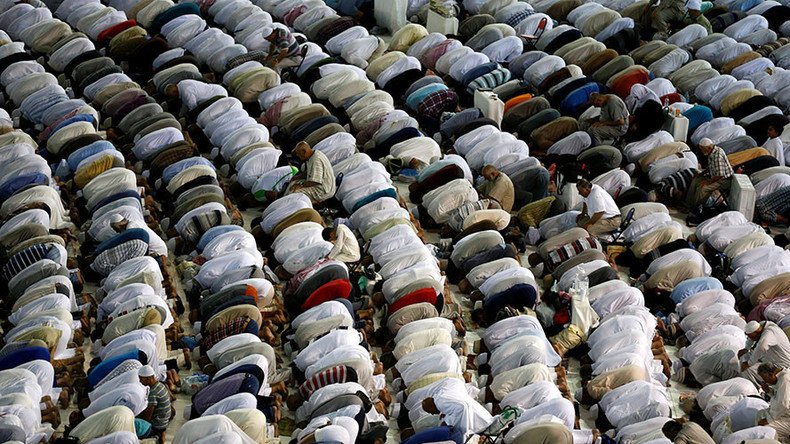 Islam to become world’s most popular religion this century – study