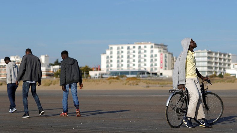 ‘Don’t feed the migrants’: Calais mayor bans charities from distributing food to prevent new Jungle