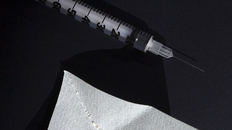 Police to hand out free heroin to addicts