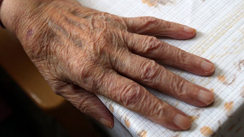 Dresden retirement home recreates communist E. Germany to help dementia patients