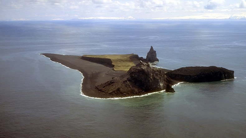 3-hour volcanic eruption in Alaska threatens villages with ash