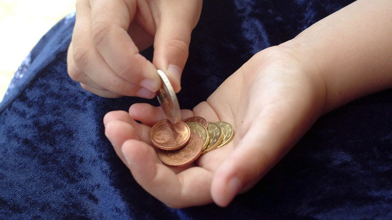 Spanish 10yo takes €10K from grandma’s savings, hands it out to classmates