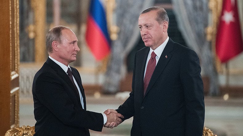 Syria debacle & megaprojects dominate Erdogan’s Russia visit