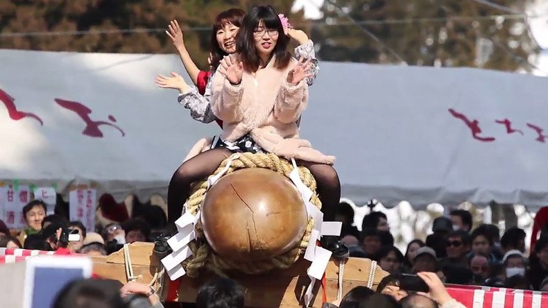 Japan's giant wooden penis parade: Newlyweds gather for truly bizarre  festival (VIDEO) — RT Viral