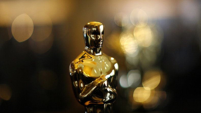 British tourists gatecrash Oscars in TV prank