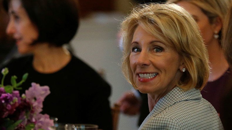 Education Secretary DeVos weakens school accountability law