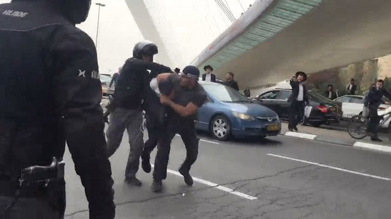 Fight erupts as ultra-Orthodox Jews try to disrupt Jerusalem Marathon (VIDEO)