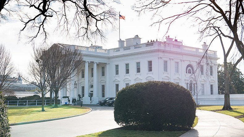 Security alert at White House after reports of person with bomb inside car