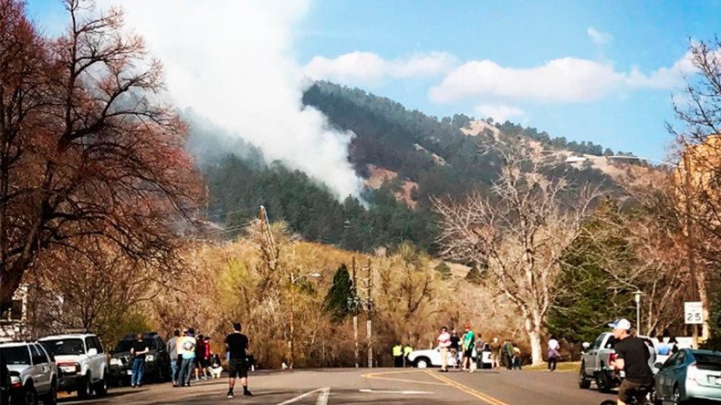 Mass evacuations as wildfire threatens Colorado City (VIDEOS, PHOTOS)